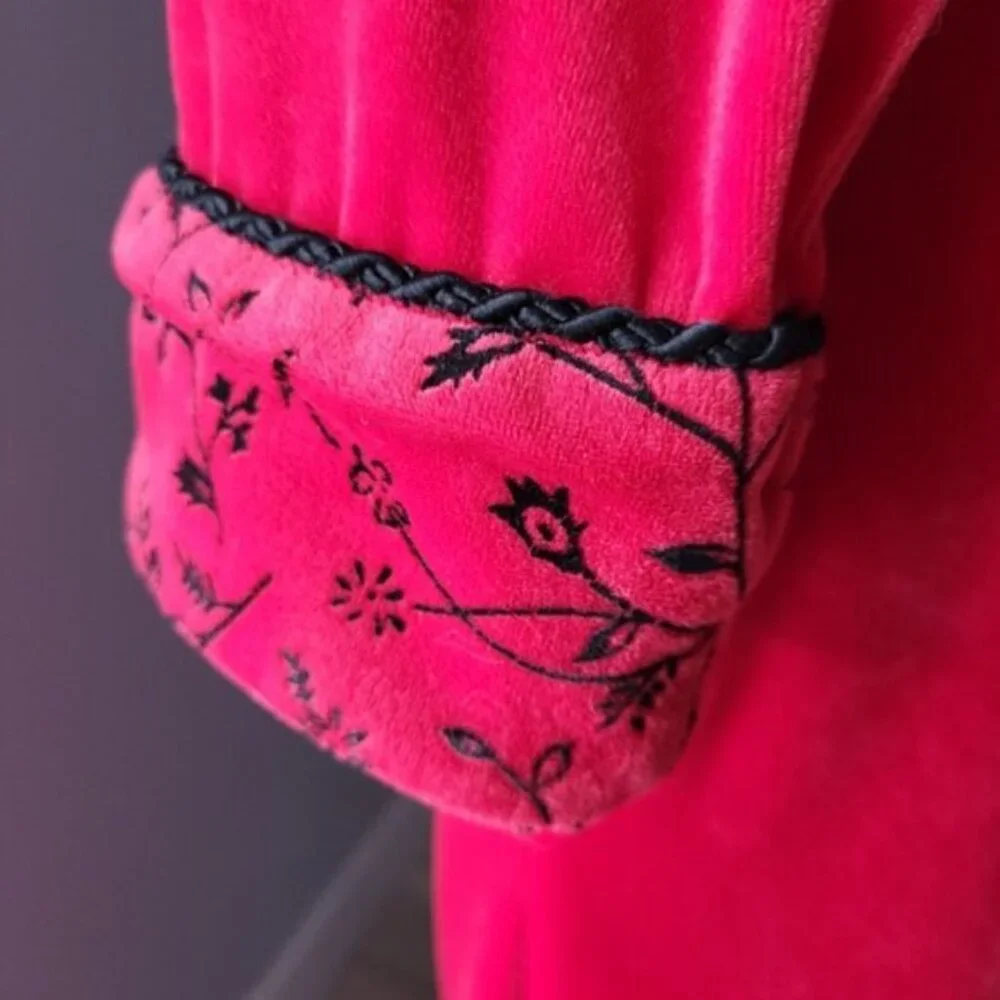 Vintage 90's Velvet Red House coat Size Small - Picture 11 of 16